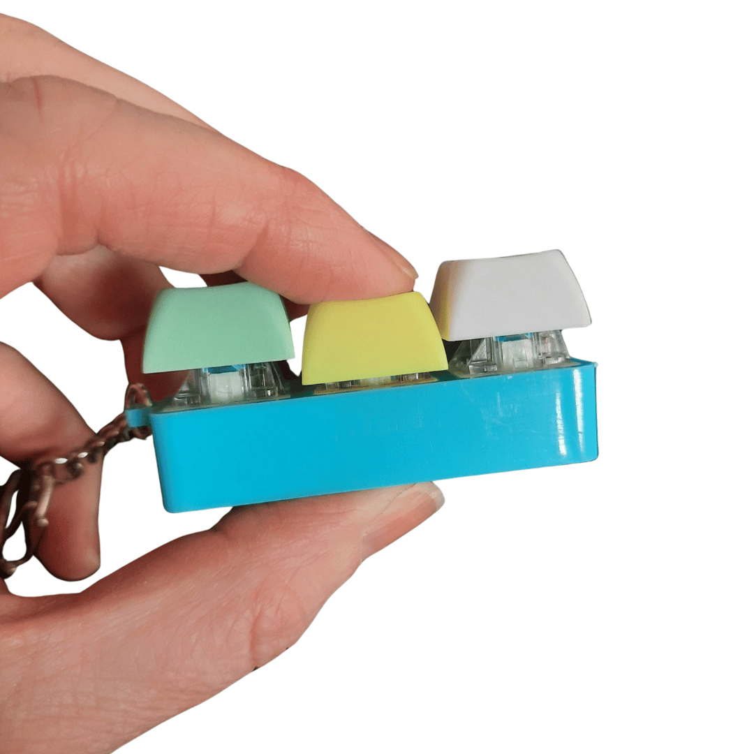 Keyboard Keyring fidget in hand