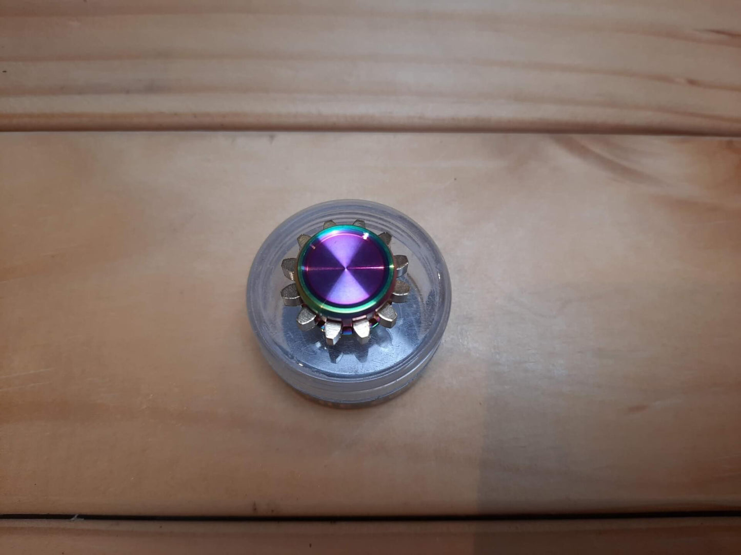 Kaiko cog fidget oil slick