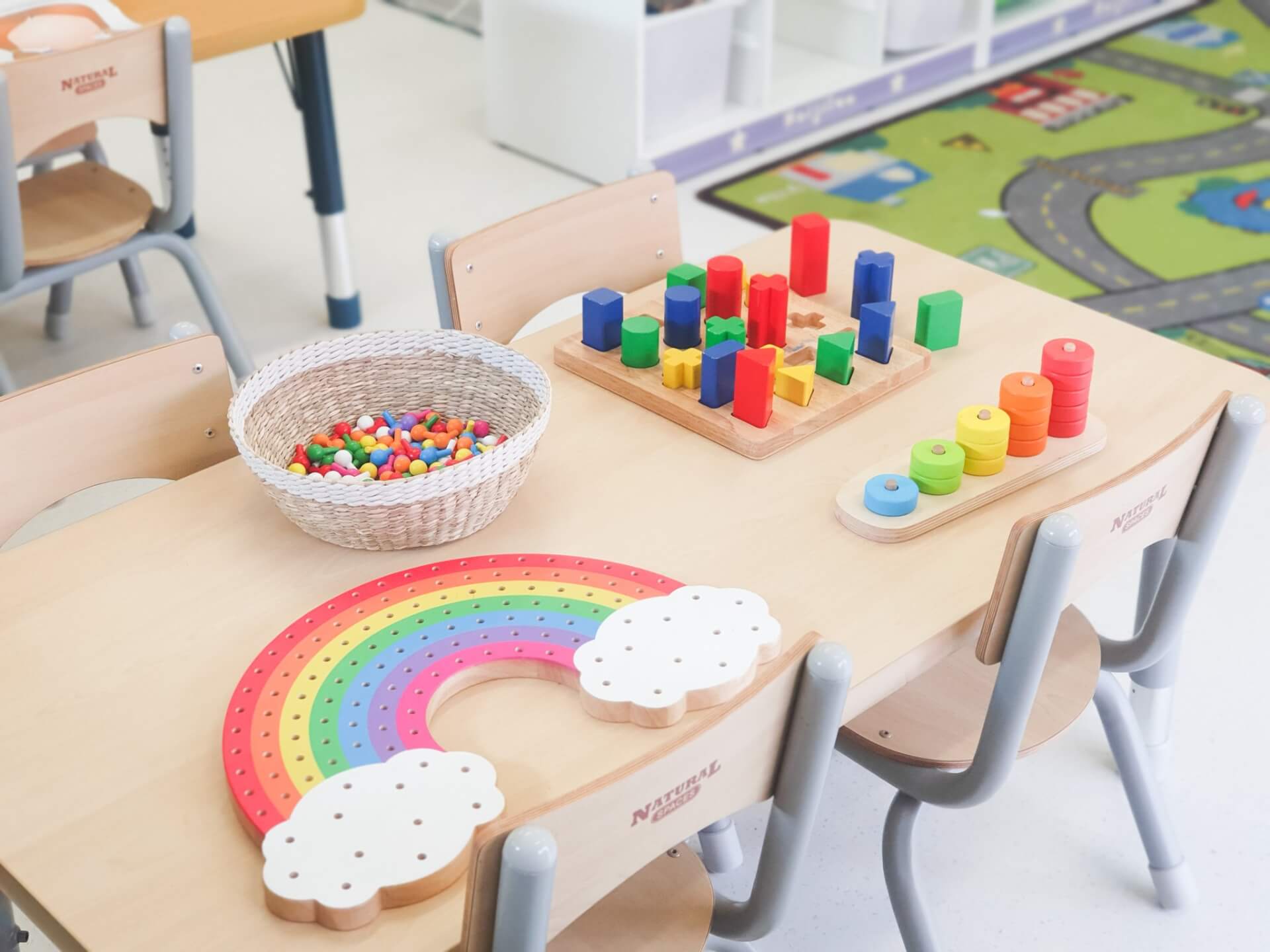 Little Pegz classic rainbow table