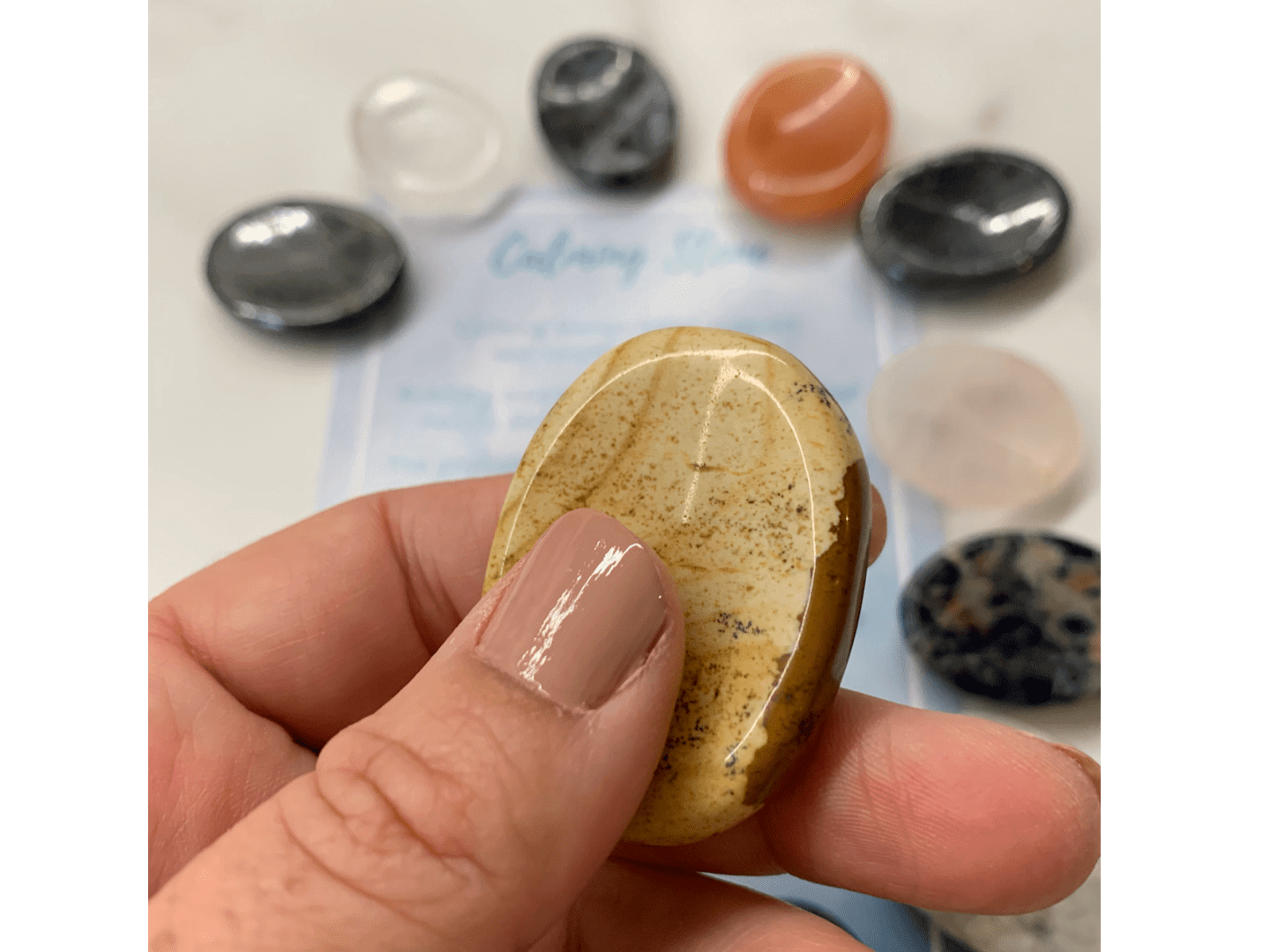 PMOH Calming stones finger-min