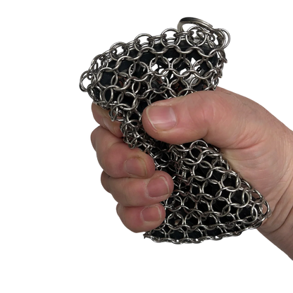 Kaiko Chain Maille Picking Squishy Pad in hand