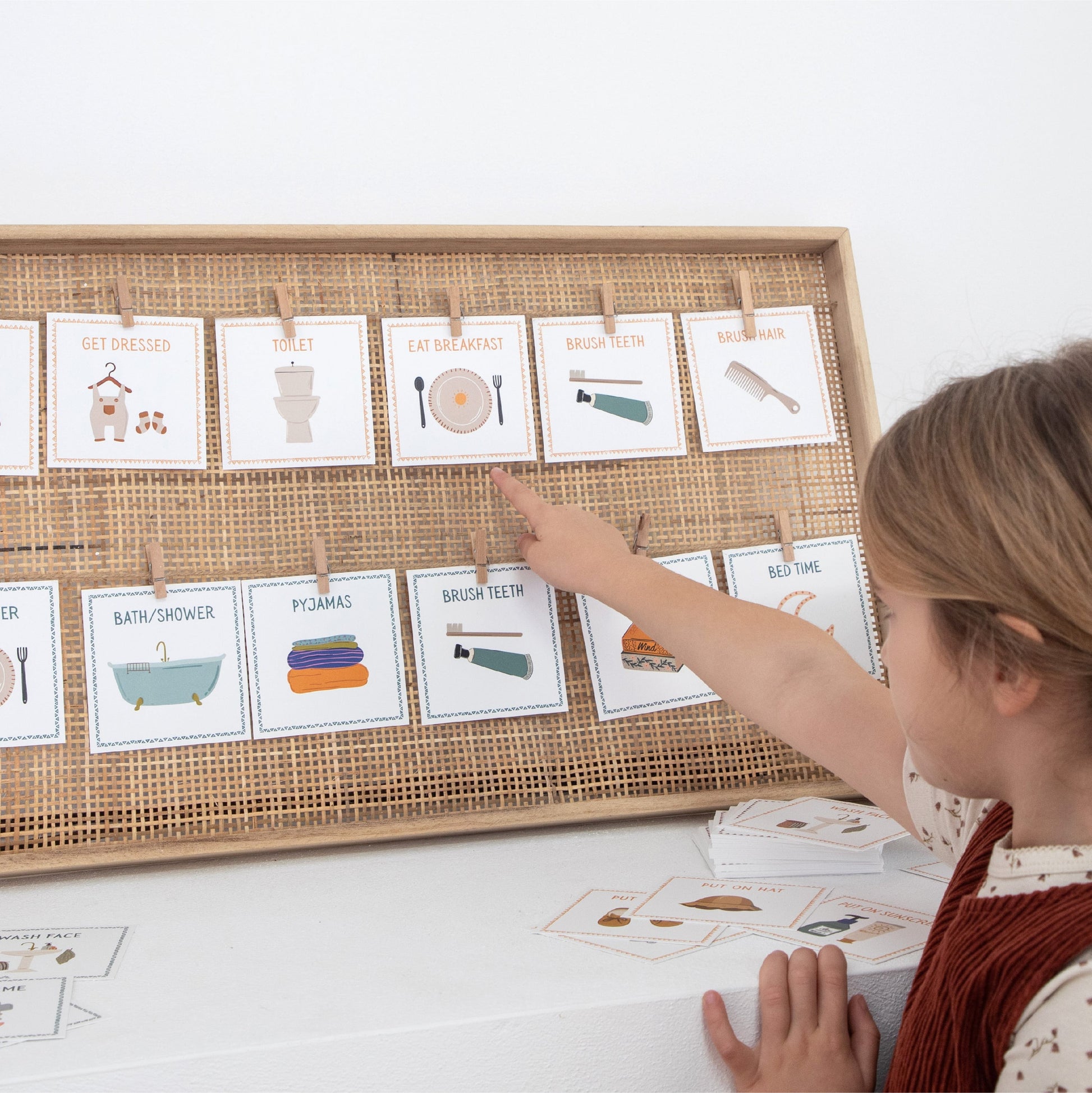 Creative Sprout 72 Routine Card Girl pointing