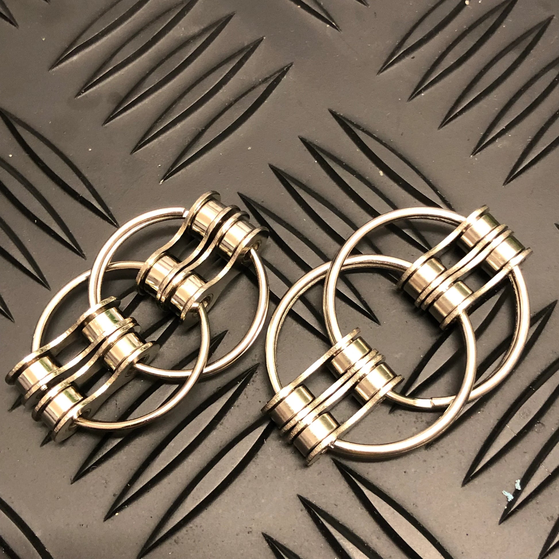 Kaiko Double Loop Fidget both sizes black background