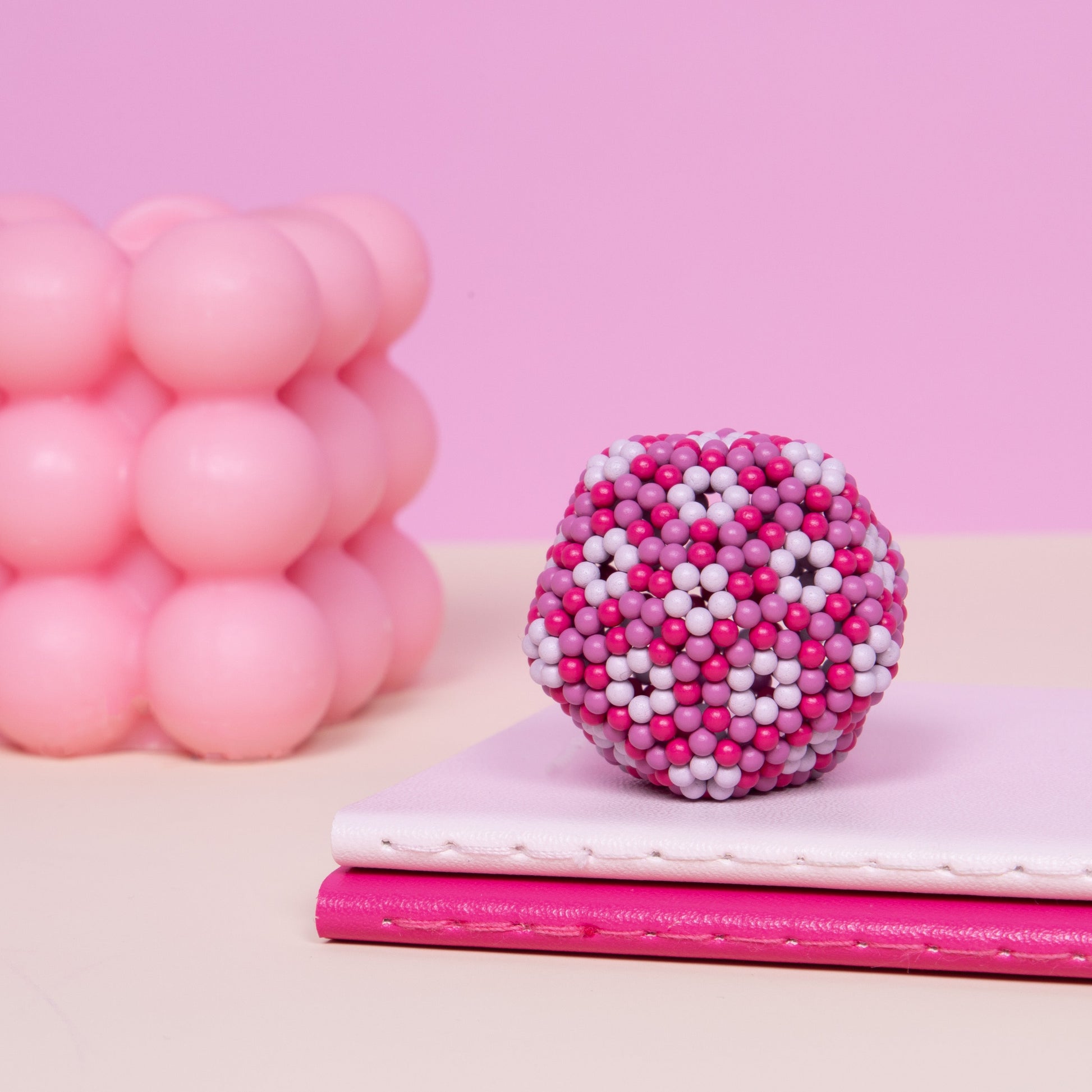 Speks Pixel Magnetic Ball Fidget Pink spere